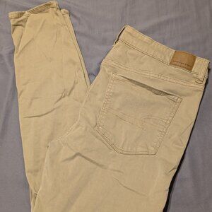 Size 14 - Regular - American Eagle - Stretch - Hi-Rise Jegging